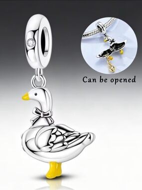 🐥 Cute Duck Opening Dangle Charm Accent Bracelet Charm